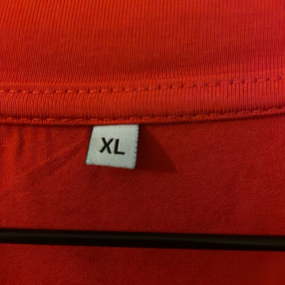 Red long-sleeved top, XL, New - Picture 2 of 6